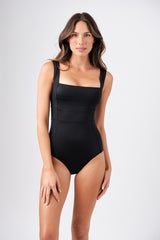 UNE PIECE-Classic Square Neck BLACK