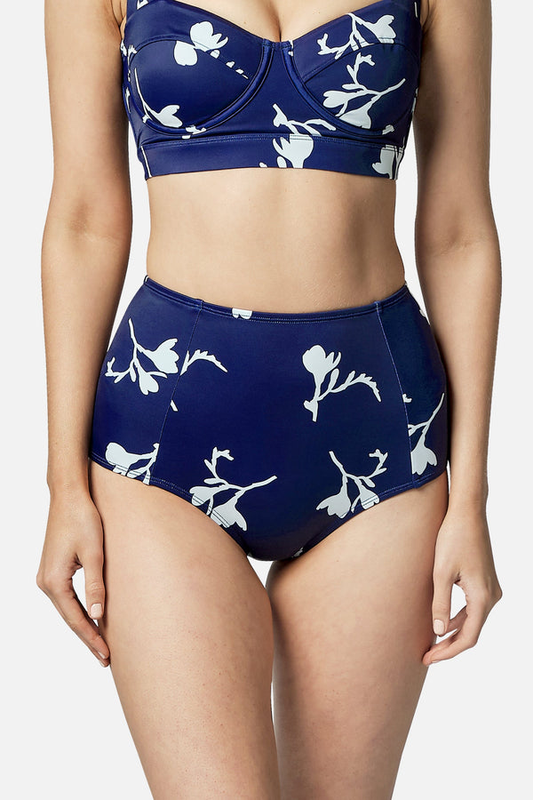 UNE PIECE-Never Say Never High-Waisted Bikini Bottom FREESIA SILHOUETTE NAVY