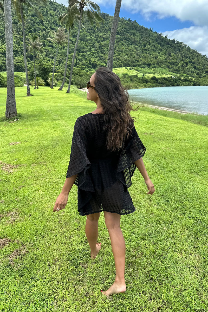 UNE PIECE-Scalloped Lace Kaftan BLACK